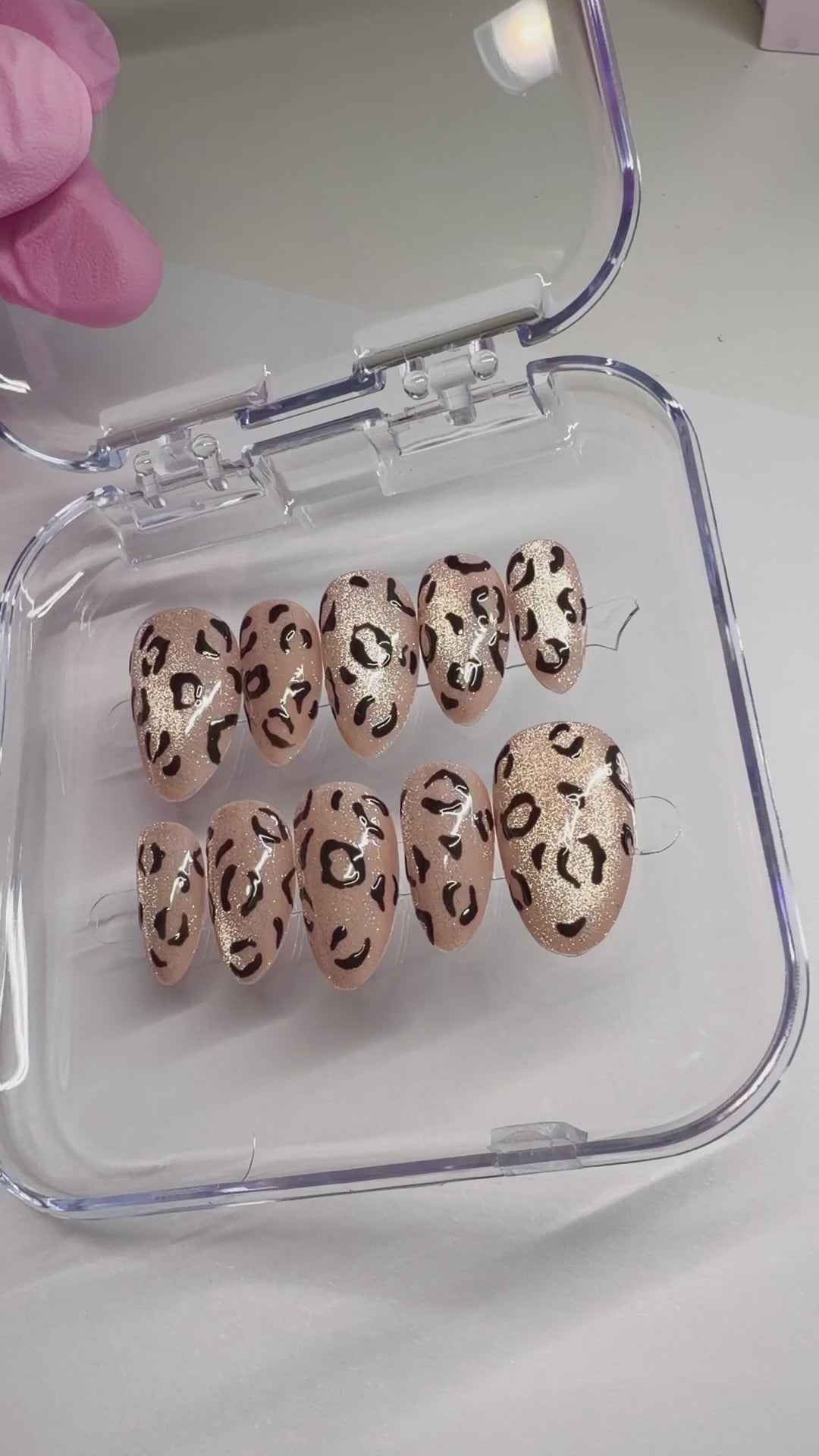 Handmade Cat-Eye Leopard Print Press-on Nails